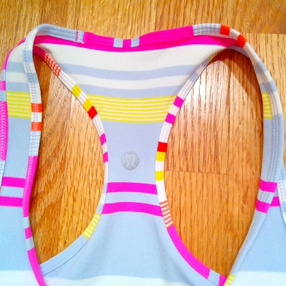 Lululemon🌟HP🌟 Striped Tank Size 4 - Picture 3 of 4